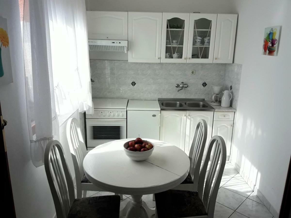 Apartments Ane Sukošan Екстериор снимка